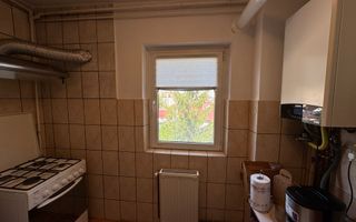 Apartament decomandat cu 3 camere in Florilor, strada Crinului - Poză 8