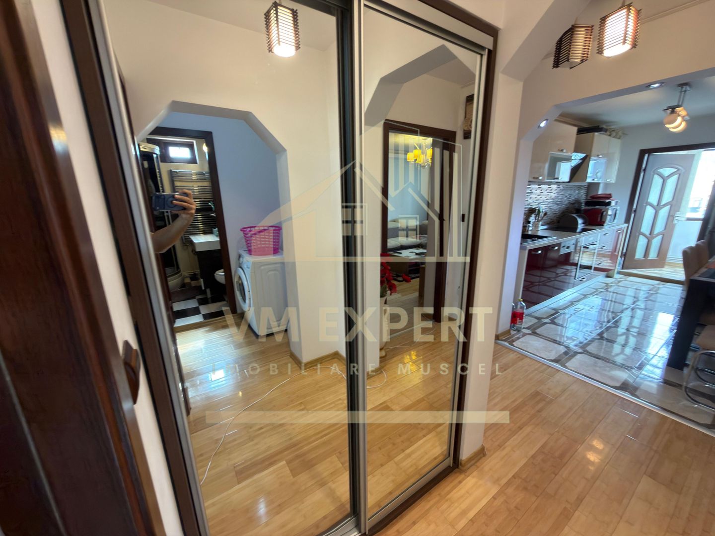 APARTAMENT 3 CAMERE ETAJ 3 VIȘOI CAMPULUNG - Poză 14