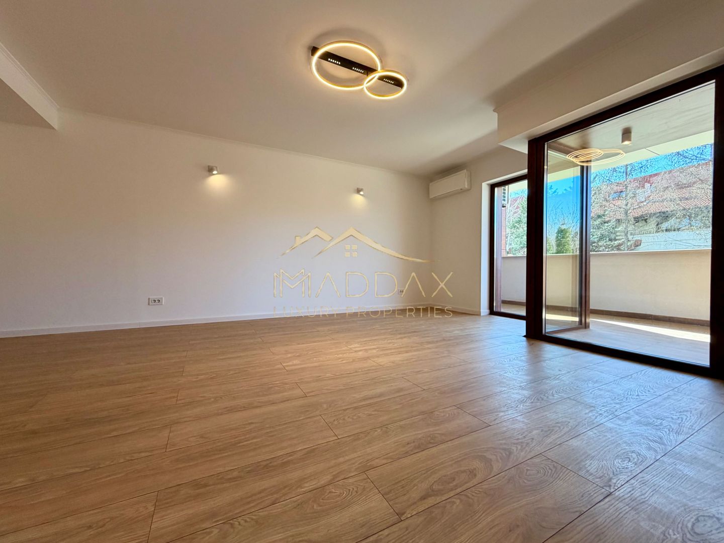 Apartament cu 2 camere *72mpu* + Terasa // Baneasa - Metrou Baneasa - Otopeni - Poză 1