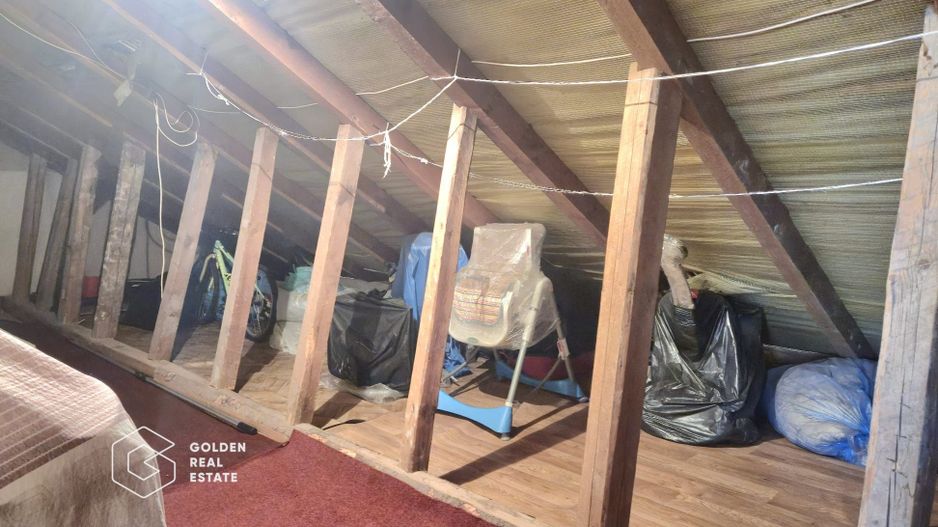 Casa spatiosa cu 5 camere, garaj si gradina, zona Gradiste - Poză 18