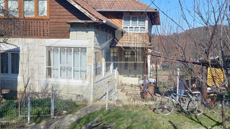 CASA 4 CAMERE TEREN 800 MP CAPUL PISCULUI COMUNA GODENI JUD. ARGES - Poză 3