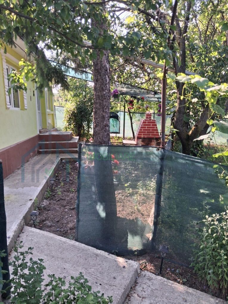 Proprietate de vânzare cu casă și teren în Hoisești, comuna Dumești - Poză 5