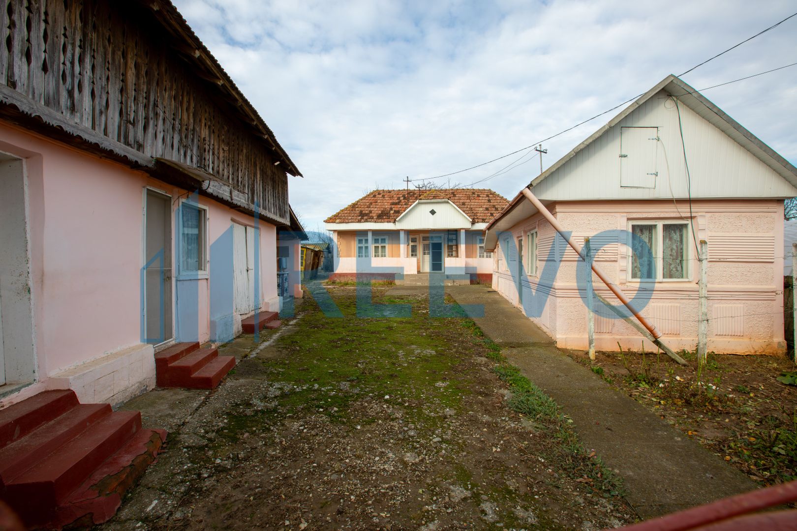 Casa si teren 3365mp Sascut - Poză 2