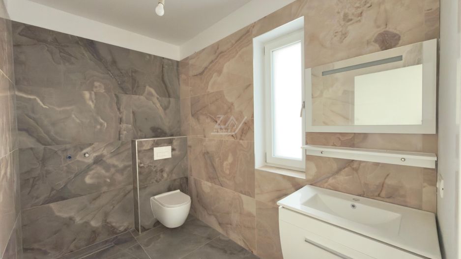 Bloc finalizat. Bucatarie inchisa. Loc de parcare. Spatiu depozitare - Poză 5