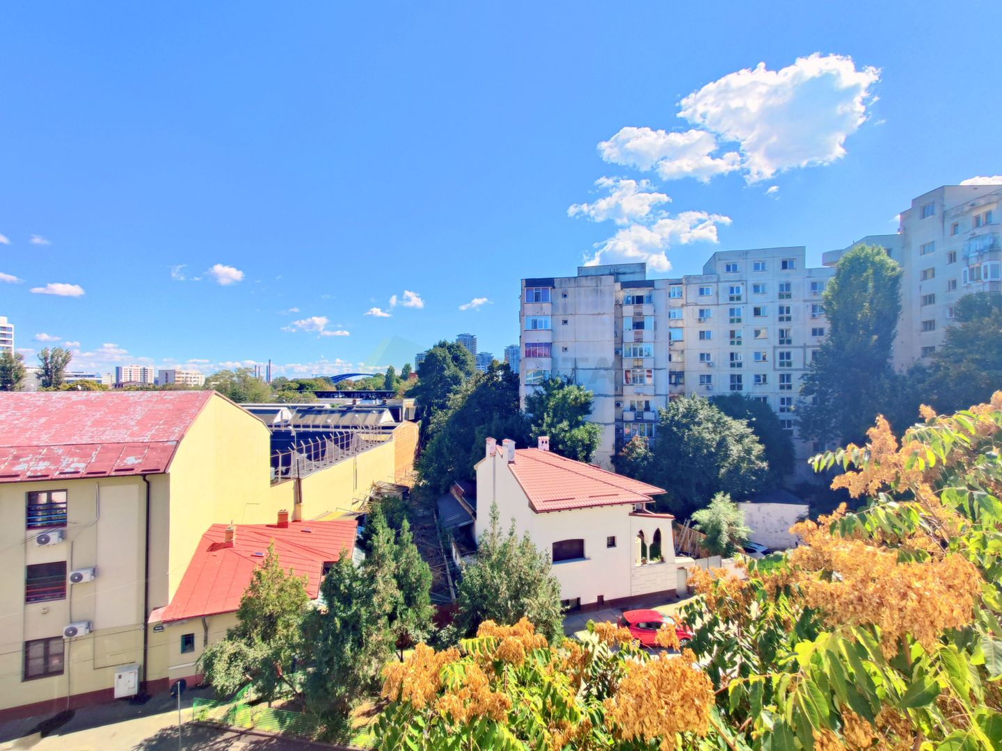 Decomandat, la cateva minute de parc si metrou - Poză 11