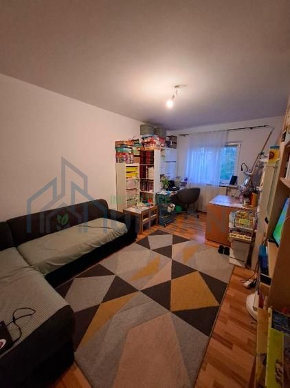 Apartament 3 camere decomandat - Poză 1