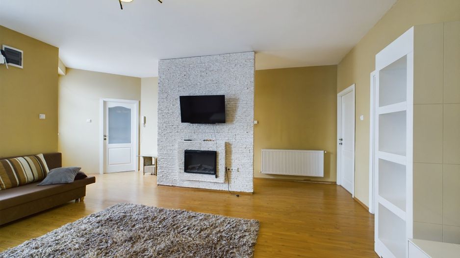 Apartament cu 3 camere Ultracentral - Poză 2