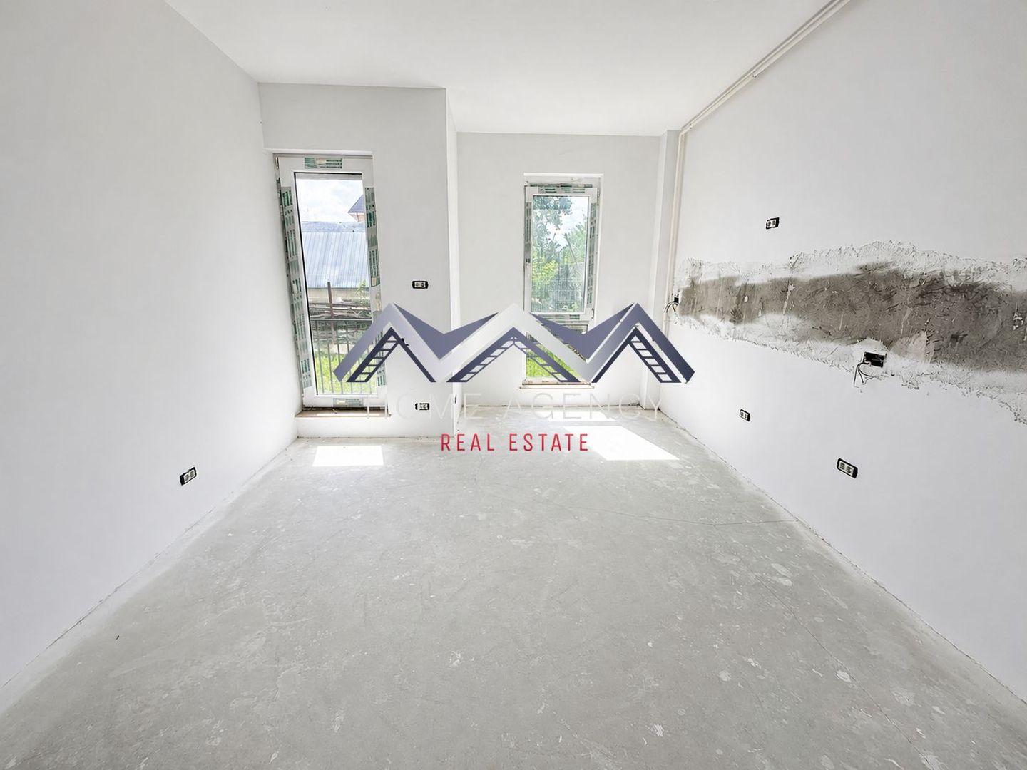Apartament 2 camere + curte 110 mp Otopeni central - Poză 4