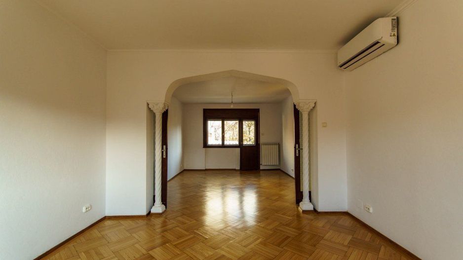 Apartament luminos zona 'Capitale', nemobilat - Poză 2