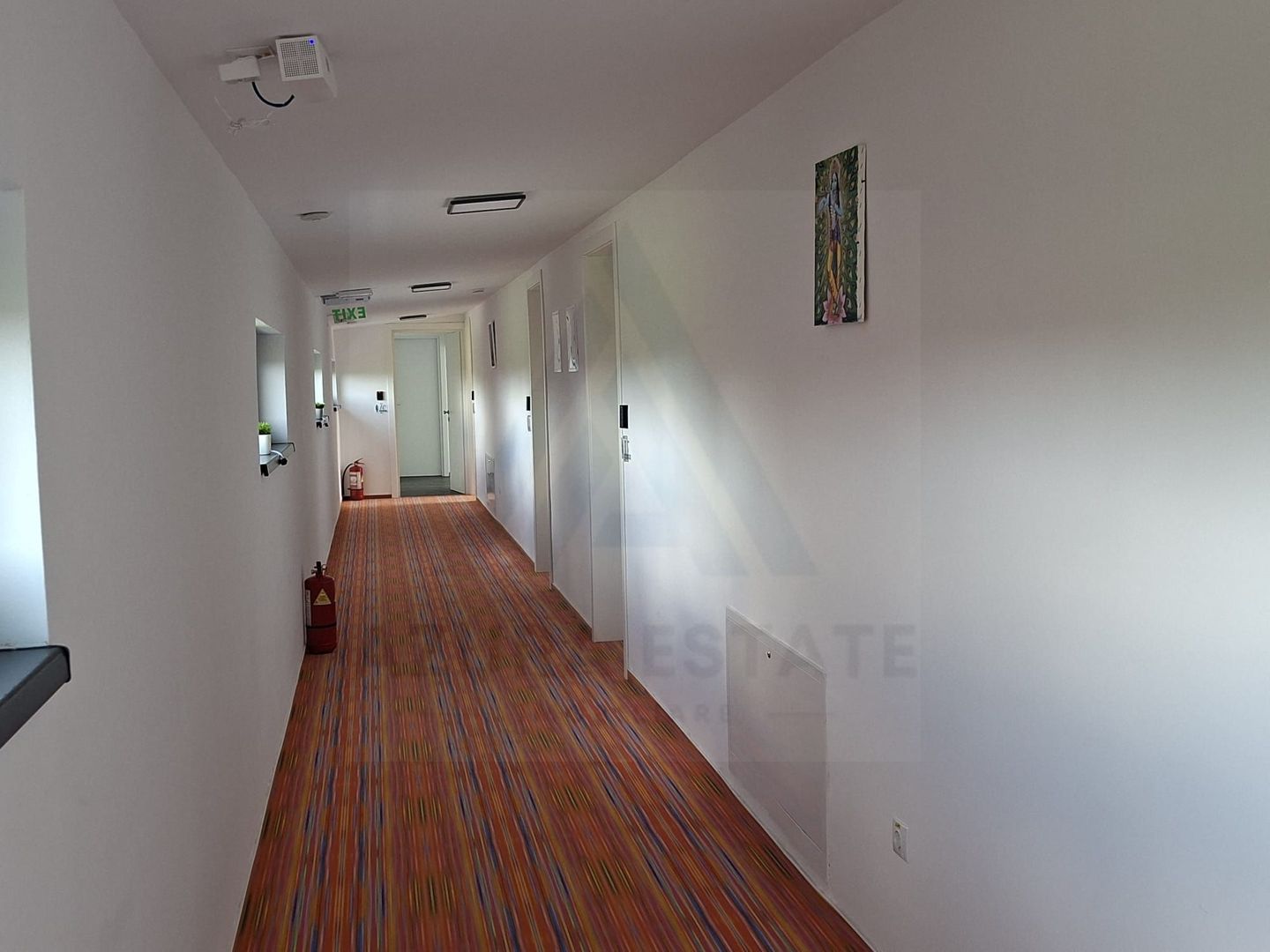 Pensiune 600 mp an 2023 si casa 130 mp teren 4600 mp zona V. Avrigului - Poză 8