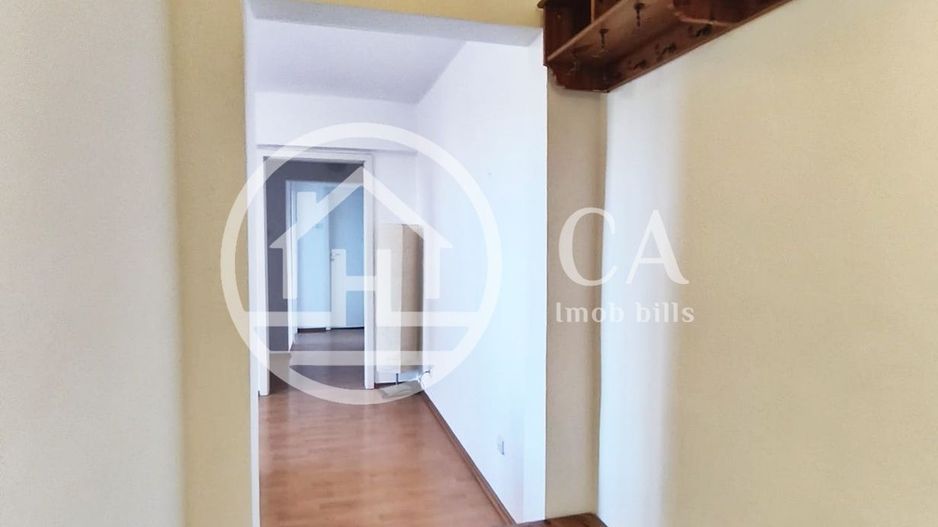 Apartament de vânzare cu 3 camere în zona Rogerius, Oradea - Poză 11