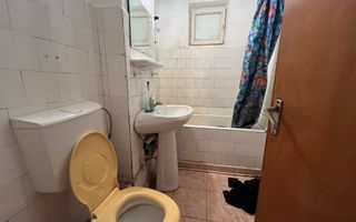 Apartament 3 Camere, Decomandat, Zona Cetate - Poză 2