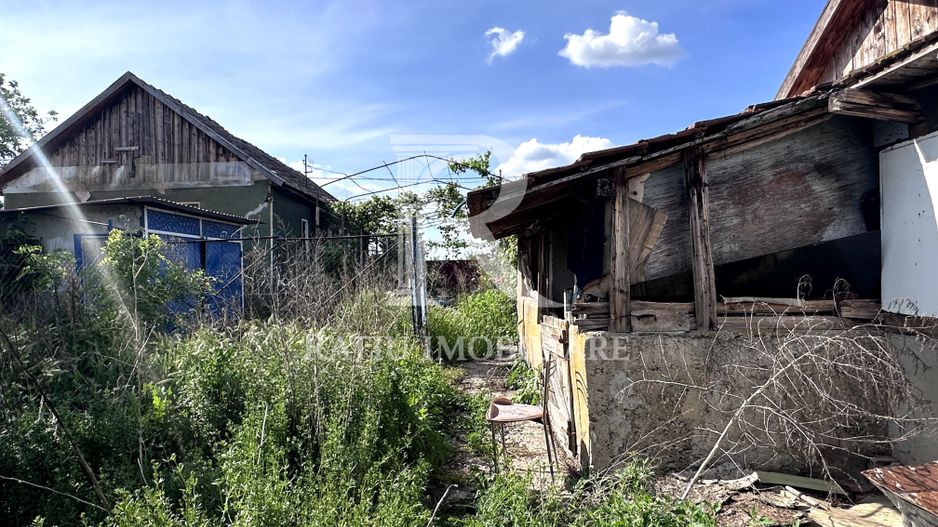 Casa cu anexe si pivniță | Teren intravilan generos | Sannicolau Roman - Poză 23