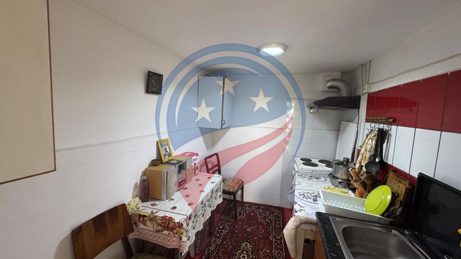 Casă cu 7 camere, în spatele stadionului - Poză 7