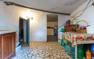 Clădire și teren pentru investiție, central Roman - Poză 63