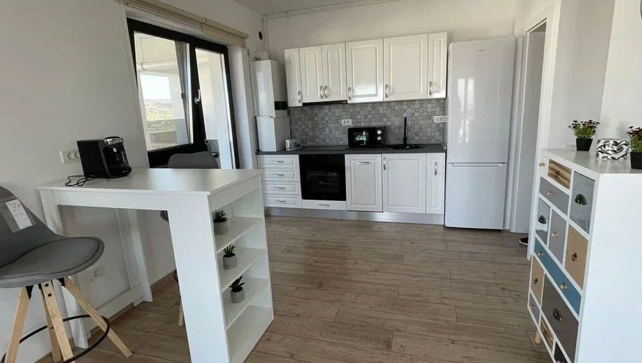 Penthouse de închiriat – 120 mp utili + terasă de 60 mp la 650 euro - Poză 4