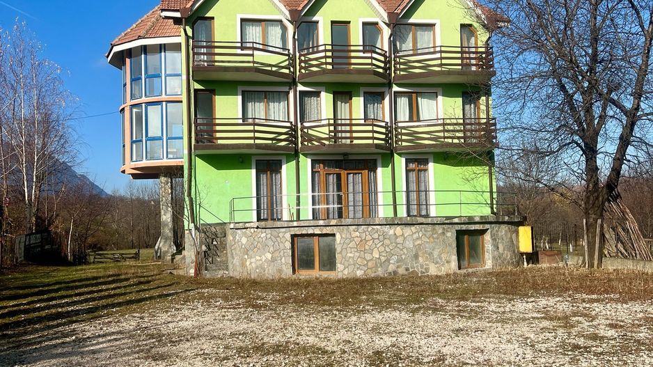 VILĂ ÎN BRAN – IDEALĂ PENTRU PENSIUNE, AZIL DE BĂTRÂNI, CENTRU MEDICAL - Poză 1