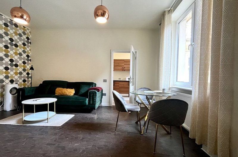 Apartament cu 2 camere, renovat si personalizat, in zona Centrala - Piața Traian - Poză 3