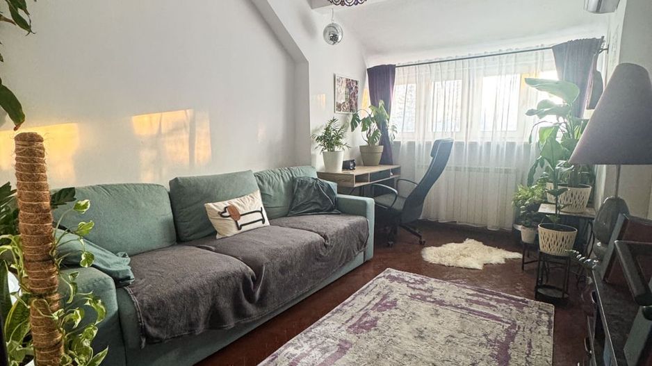 Apartament 2 camere - Domenii, etaj 2/2, centrala noua, curte, boxă, pod. - Poză 1