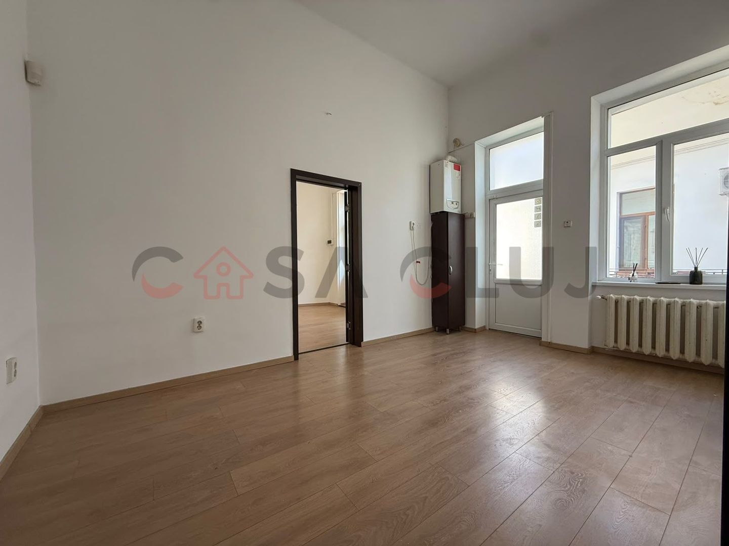 40 MP | PIATA MIHAI VITEAZU | LOCUINTA / SPATIU BIROU - Poză 2