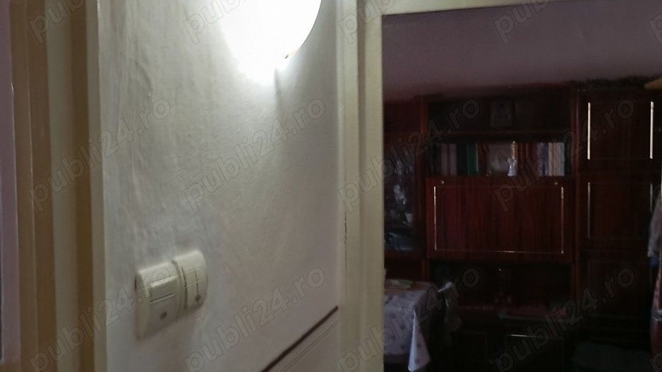 Schimb ap.3 camere decomandat et . 2 . M17 cu ap. 3 camere parter - Poză 1