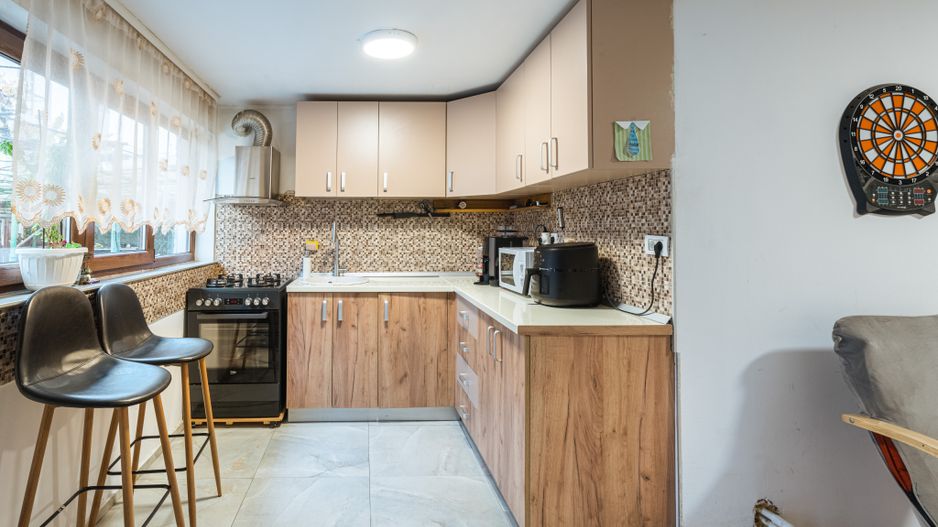 Casă cu 4 camere, anexă locuibilă și teren de 234 mp | Piața Sudului - Poză 15