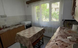 vand apartament 3 camere , zona Splai Mihai Viteazul ,et 1, incalzire - Poză 3