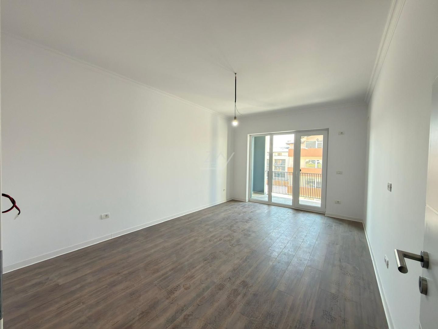 Bloc finalizat. Decomandat. 2 balcoane. Spatiu pod. - Poză 2