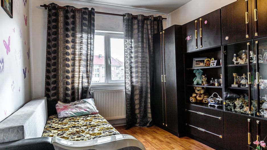 Apartament cu 3 camere decomandat la etajul 3 - Poză 4