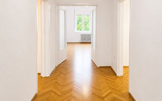 Apartament spațios cu 3 camere, 87 mp utili, 2 garaje, etaj 1 la casă - Poză 3