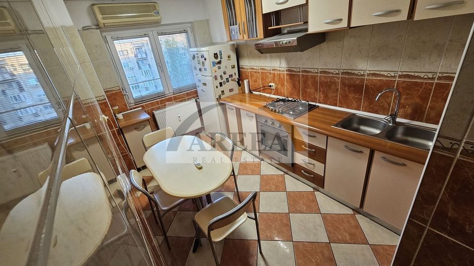 De vanzare - elegant, renovat complet - 3 camere la Calea Vacaresti - Poză 8