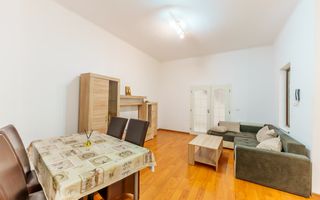 Apartament spațios, cu potențial multiplu, central - Poză 12