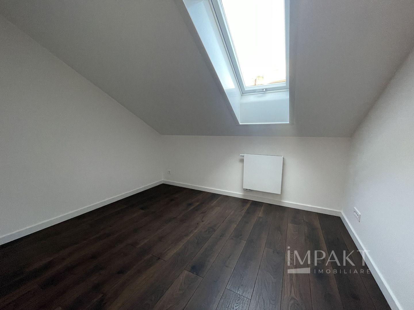 Casă de închiriat cu finisaje de excepție în Zona Semicentrală - Poză 10