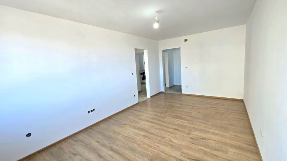 De vânzare Apartament 2 camere Luceafărul Satu Mare - Poză 3