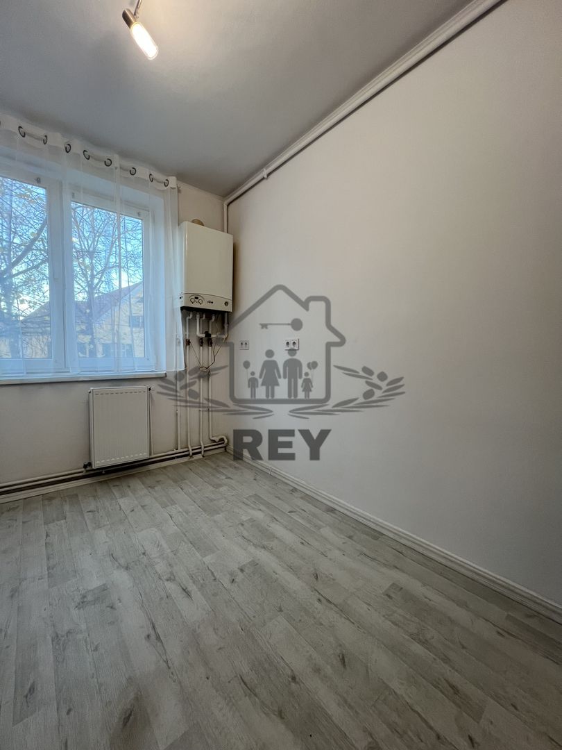 Apartament 3 camere – Etaj 1 | Zona CEC - Poză 11