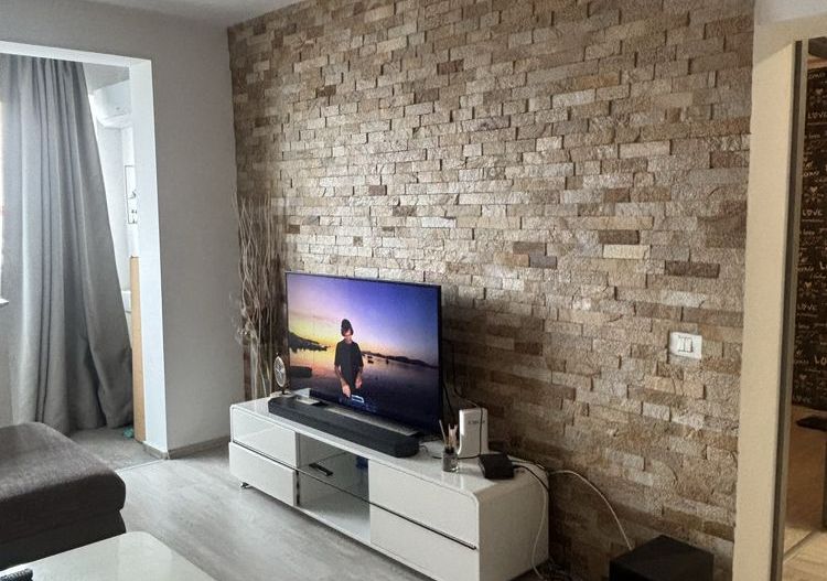 Închiriez apartament 2 camere modern, Piața Muncii, metrou 5 minute - Poză 1