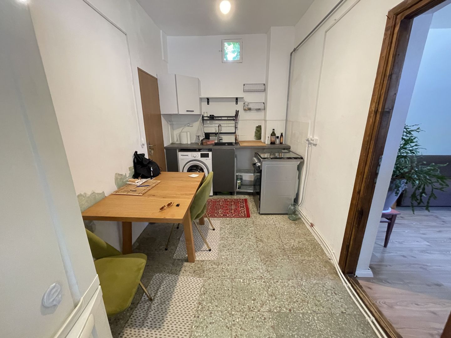 Casă la curte comuna în zona Balcescu - Poză 11