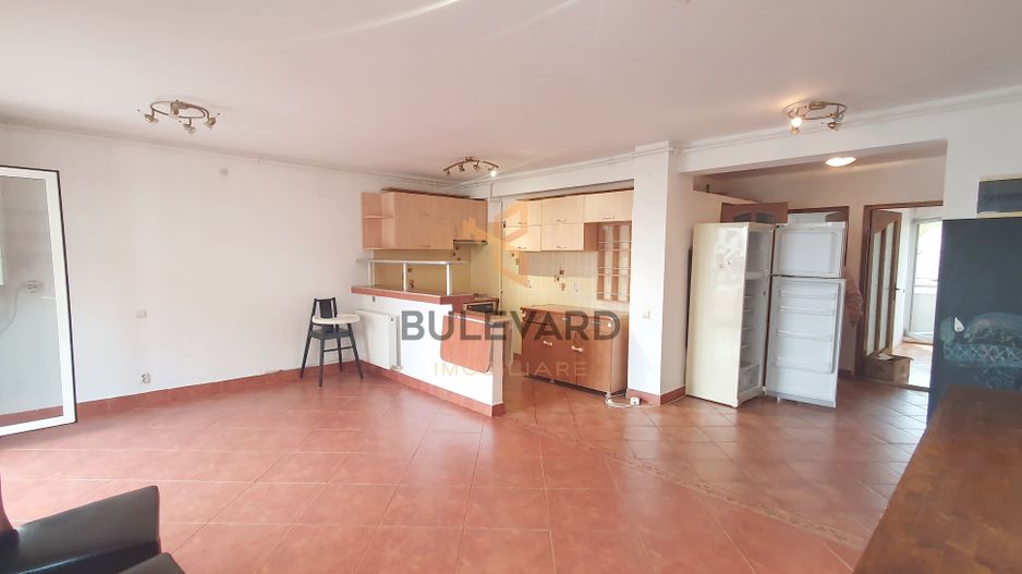 Apartament cu 3 camere, zona strazii Buna Ziua! - Poză 1