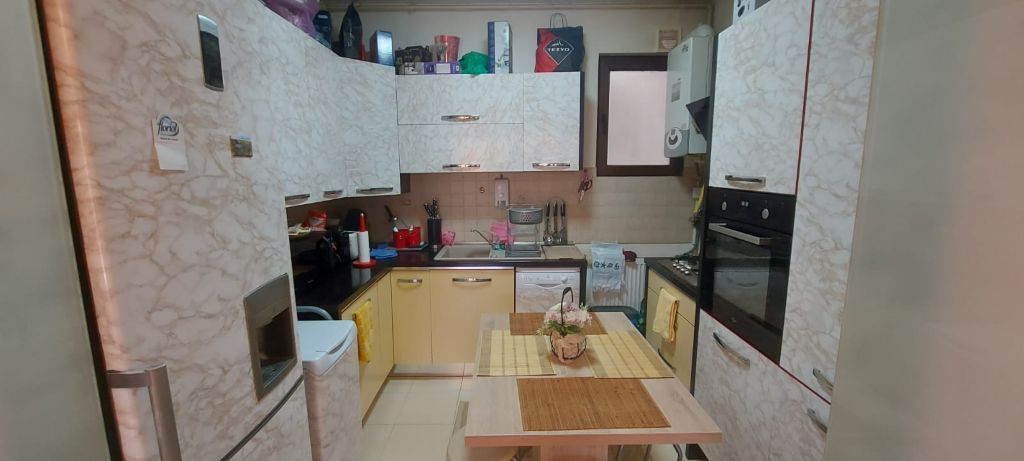 Apartament cu 3 camere pentru vanzare | curte 24 mp | Damaroaia - Poză 8