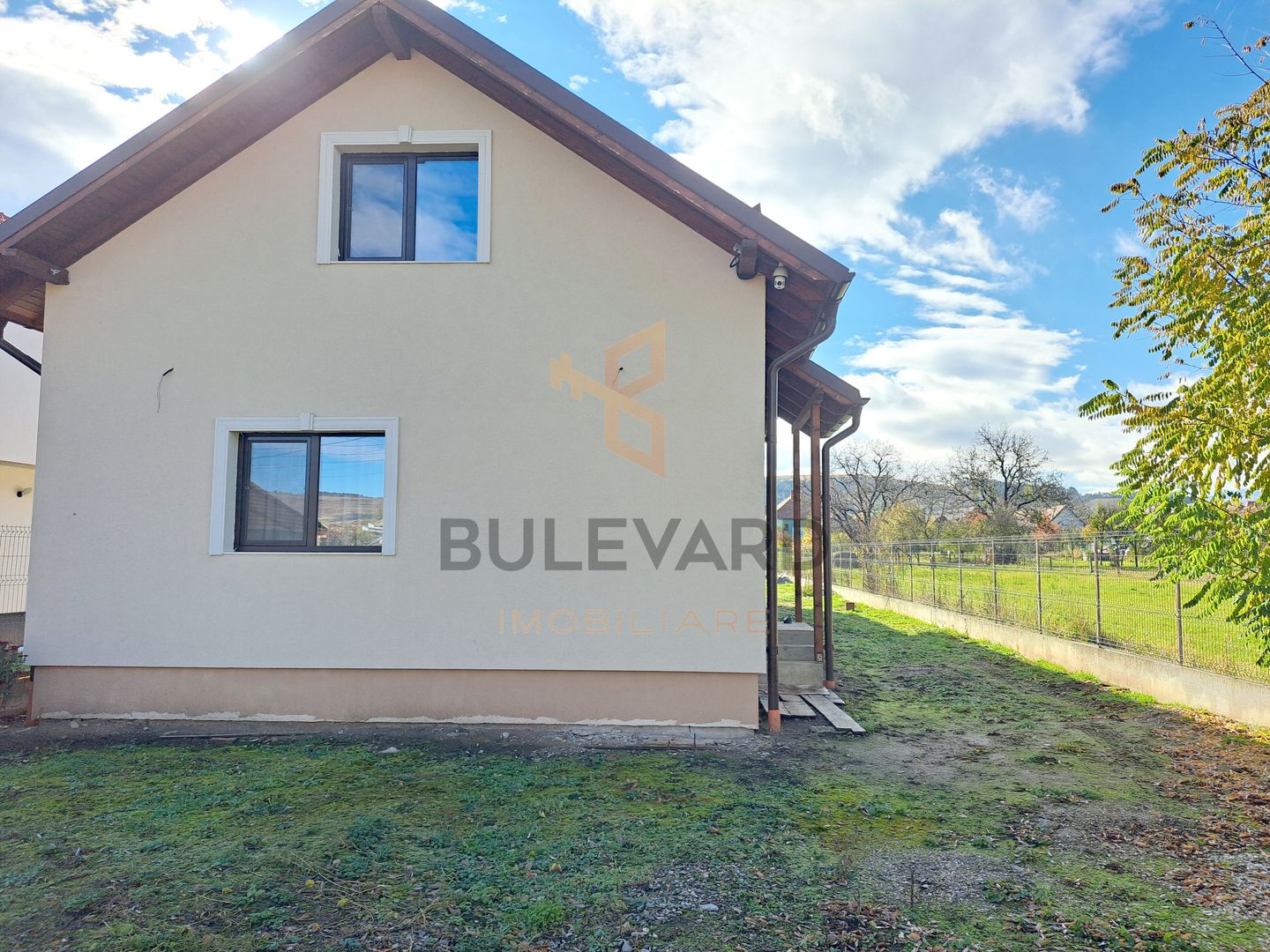 Casa noua + atelier 49 mp + teren 1030 mp! - Poză 5