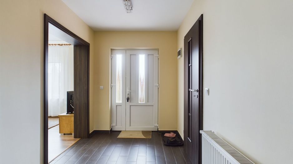 Casa ideală pentru familia ta,  în Ghiroda - Poză 4