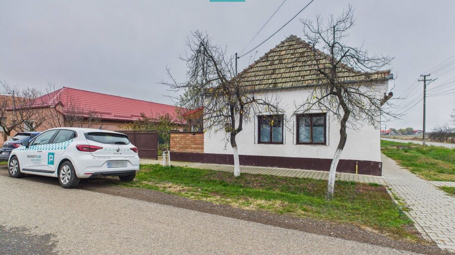 Casă complet renovată în Orțișoara. - Poză 16