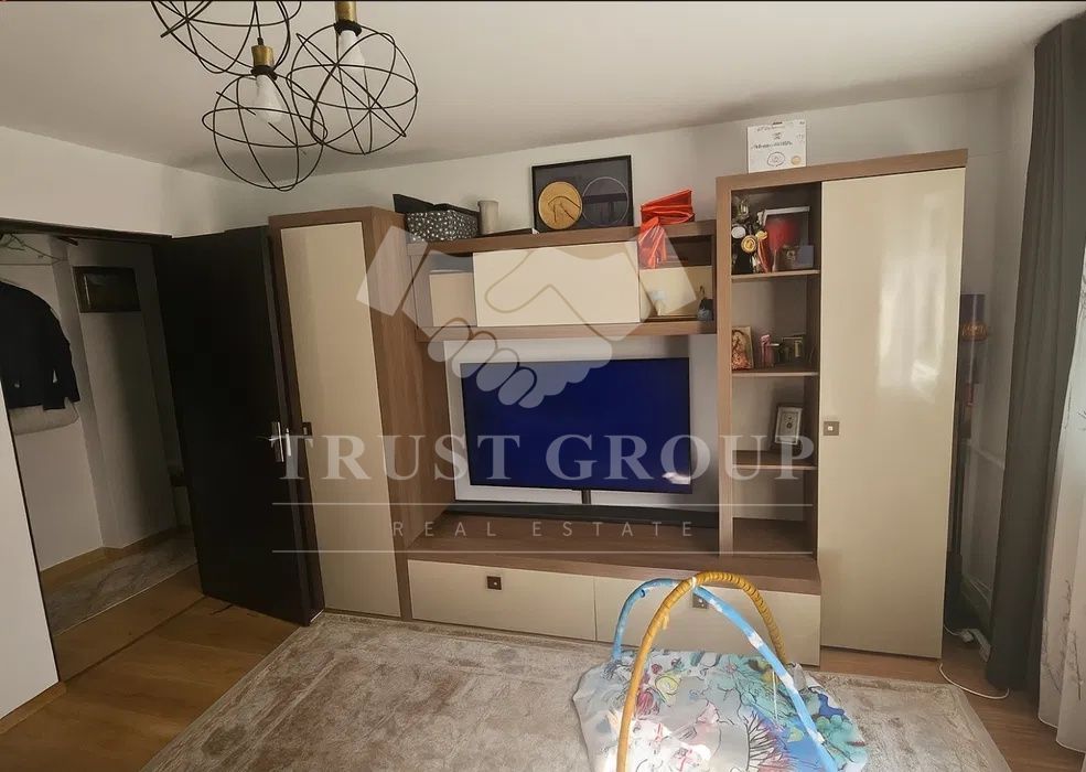 Apartament 3 camere 1 Mai - Poză 2