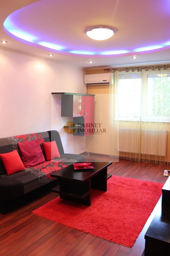 2 Camere - Hol Locuibil | Decomandat | 3/10 | Credit | M Lujer - 3 min - Poză 1