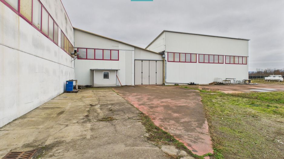 Hală de producție, cu birouri și teren, în Sebiș - Poză 20