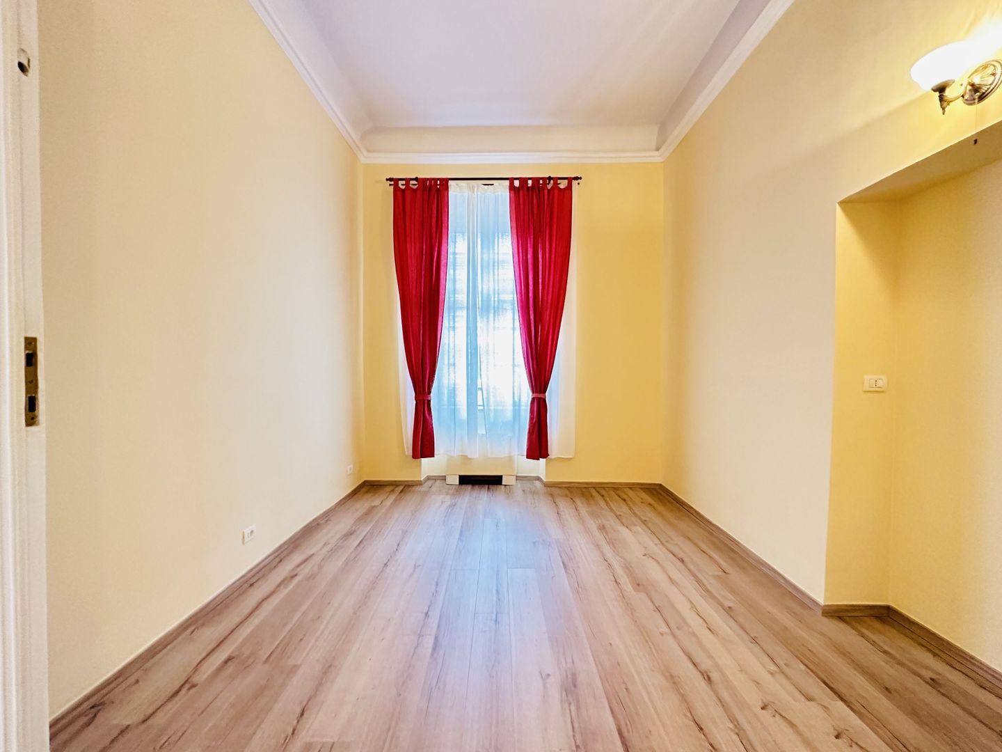 Spațiu Birouri de Închiriat cu Vedere Minunată în P-ta Unirii, Com 0% - Poză 5