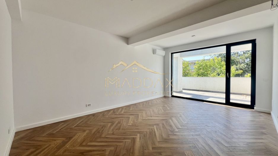 Vilă **6 camere  **451mp // Zona Iancu Nicolae - Poză 108