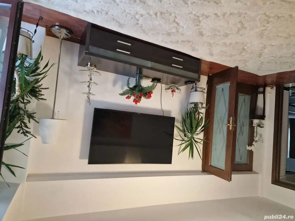 Apartament 3 camere Decebal, spatios 98 mp, vedere mixta, etaj 5 - Poză 2