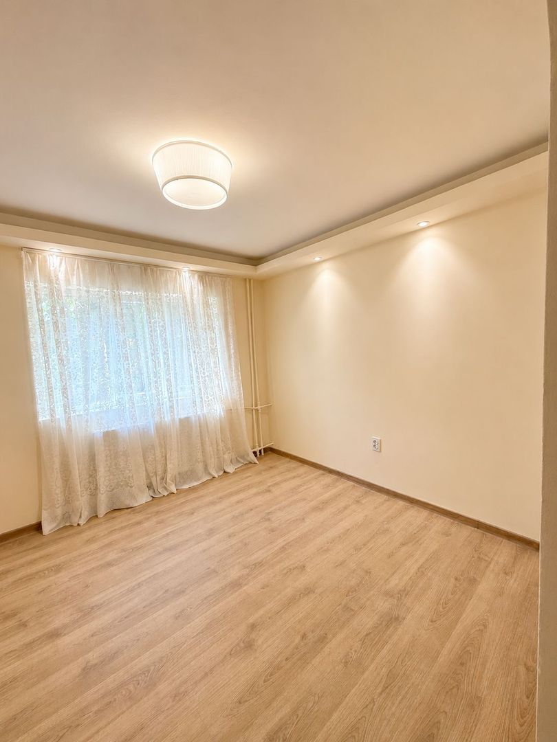 Soarelui | 1 Camera | Renovat recent | Disponibil imediat - Poză 3