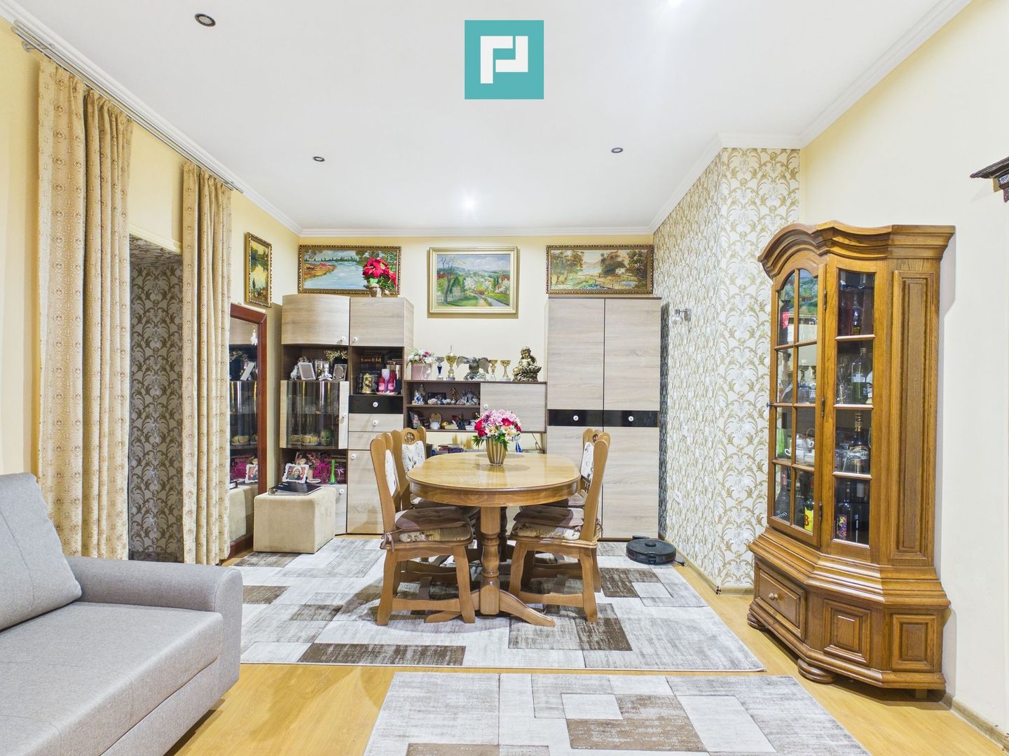 Apartament cu 2 camere pe Str.Episcopiei - Poză 5